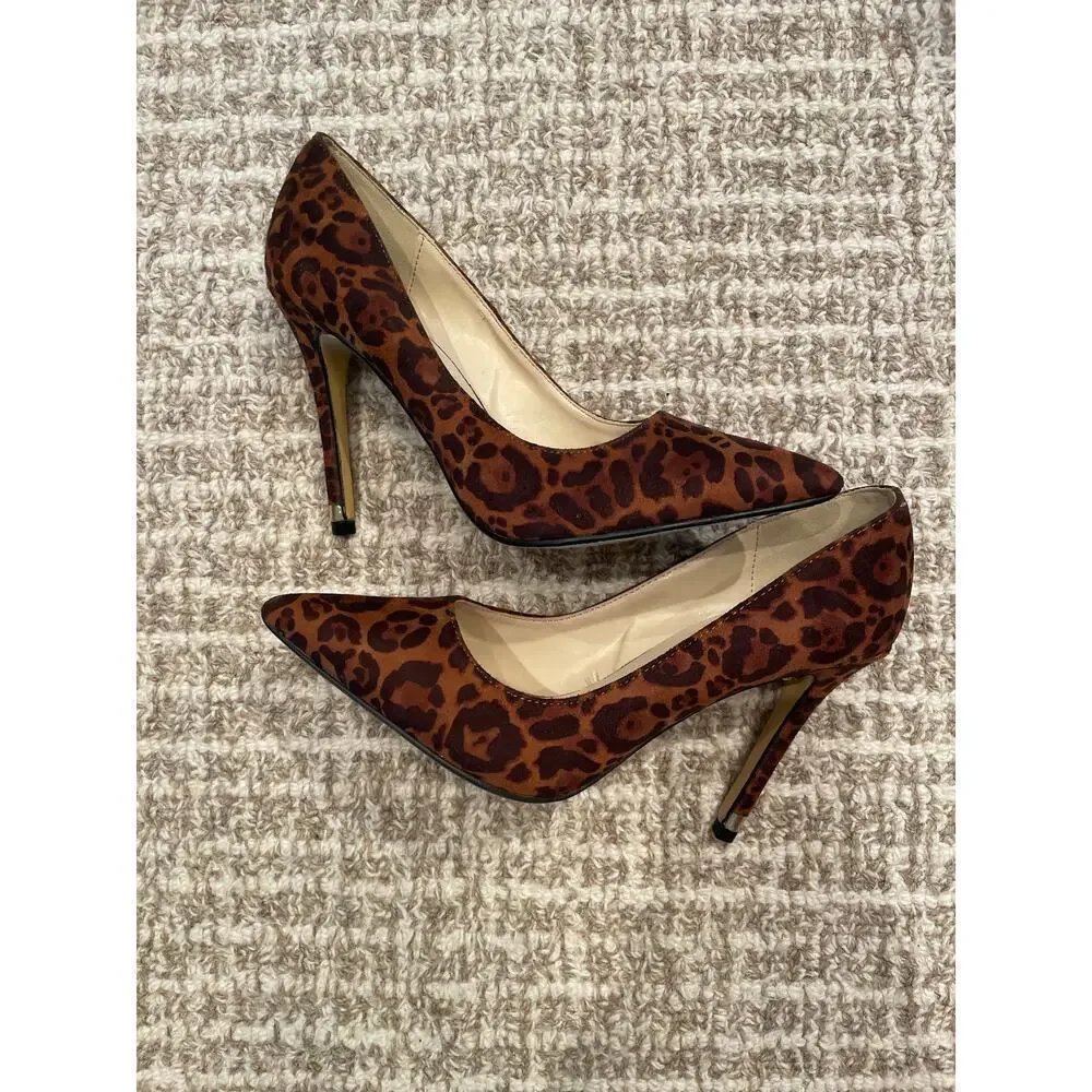 New KARDASHIAN Leopard Print 4” Stilleto Heels Sz 6